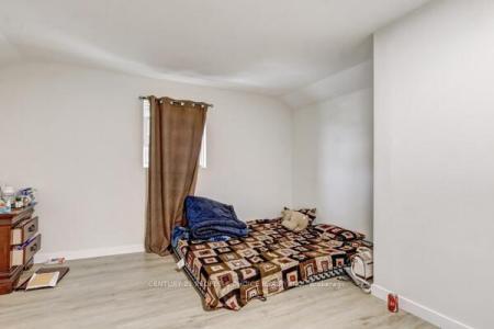 10 GIVINS STREET, Woodstock, Ontario N4S 5Y7, Canada