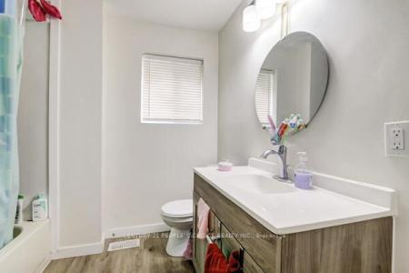 10 GIVINS STREET, Woodstock, Ontario N4S 5Y7, Canada