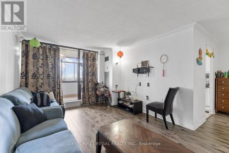 18 KNIGHTSBRIDGE ROAD, Brampton (queen Street Corridor), Ontario L6T 3X5, Canada