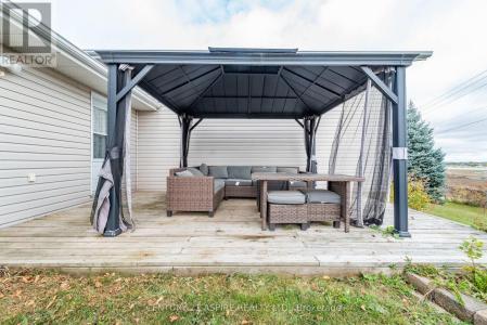 527 ANGUS CAMPBELL DRIVE, Pembroke, Ontario K8A 8K6, CANADÁ