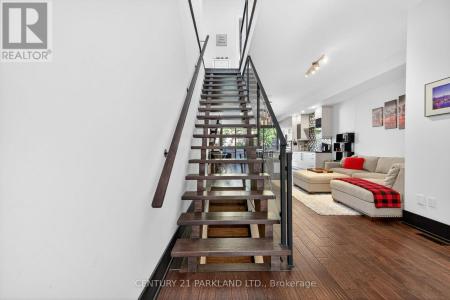 10 REXFORD ROAD, Toronto (runnymede-bloor West Village), Ontario M6S 2M3, Canada