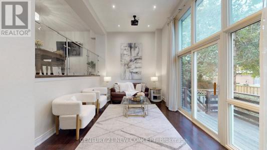 11 STONEDALE PLACEWAY, Toronto (banbury-don Mills), Ontario M3B 1W2, CANADÁ