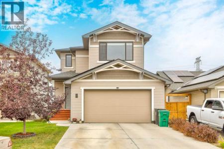 60 ALMA ISOBELL HODDER CRESCENT NORTH, Lethbridge, Alberta T1H 7E4, Canada