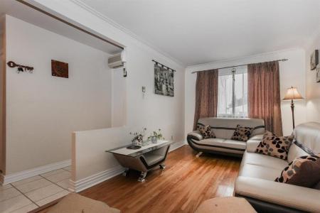 9185-9187 Rue D'Iberville, Montréal (Villeray/Saint-Michel/Parc-Extension), קוויבק H1Z 2R3, קנדה