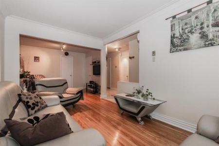 9185-9187 Rue D'Iberville, Montréal (Villeray/Saint-Michel/Parc-Extension), קוויבק H1Z 2R3, קנדה