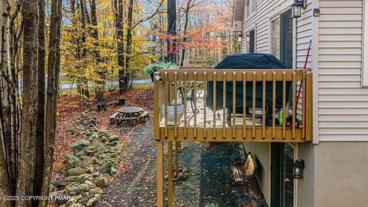355 Orono Drive, Pocono Lake, Pennsylvania 18347, Estados Unidos