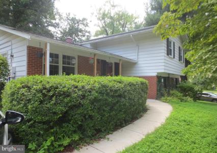 3214 Fair Woods Parkway, Fairfax, Virginia 22030