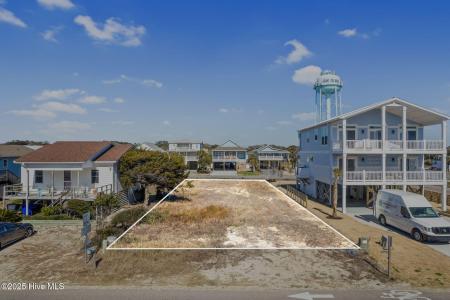 104 W Beach Drive, Oak Island, North Carolina 28465, Stati Uniti