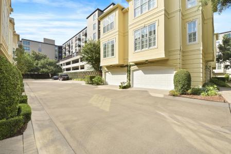 1918 Greenwich Terrace Drive, Houston, Texas 77019