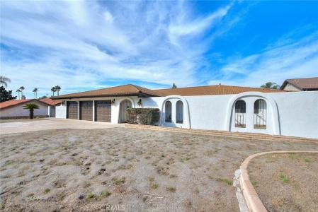 16464 E Rancho Escondido, Riverside, California 92506, Estados Unidos