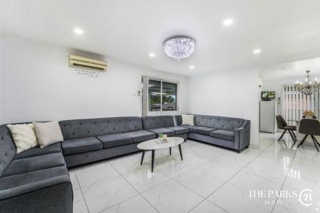 21 Turquoise Crescent, Bossley Park, NSW 2176, 오스트레일리아