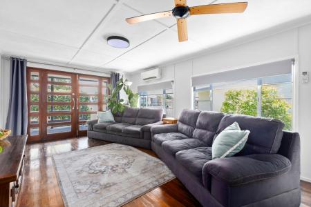 32 Tailor Street, Tin Can Bay, QLD 4580, Australia