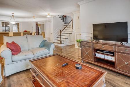 349 Rue Malouin, Laval (Sainte-Dorothée), 魁北克省 H7X 3T7, 加拿大