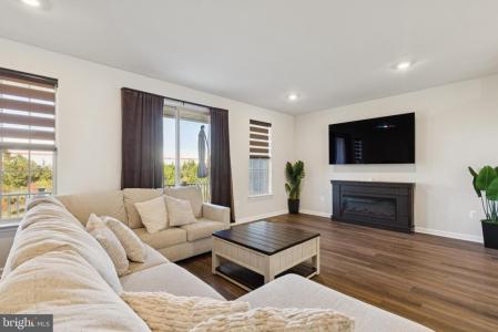 1636 Field Sparrow Terrace NE, Leesburg, 維吉尼亞州 20176, 美國