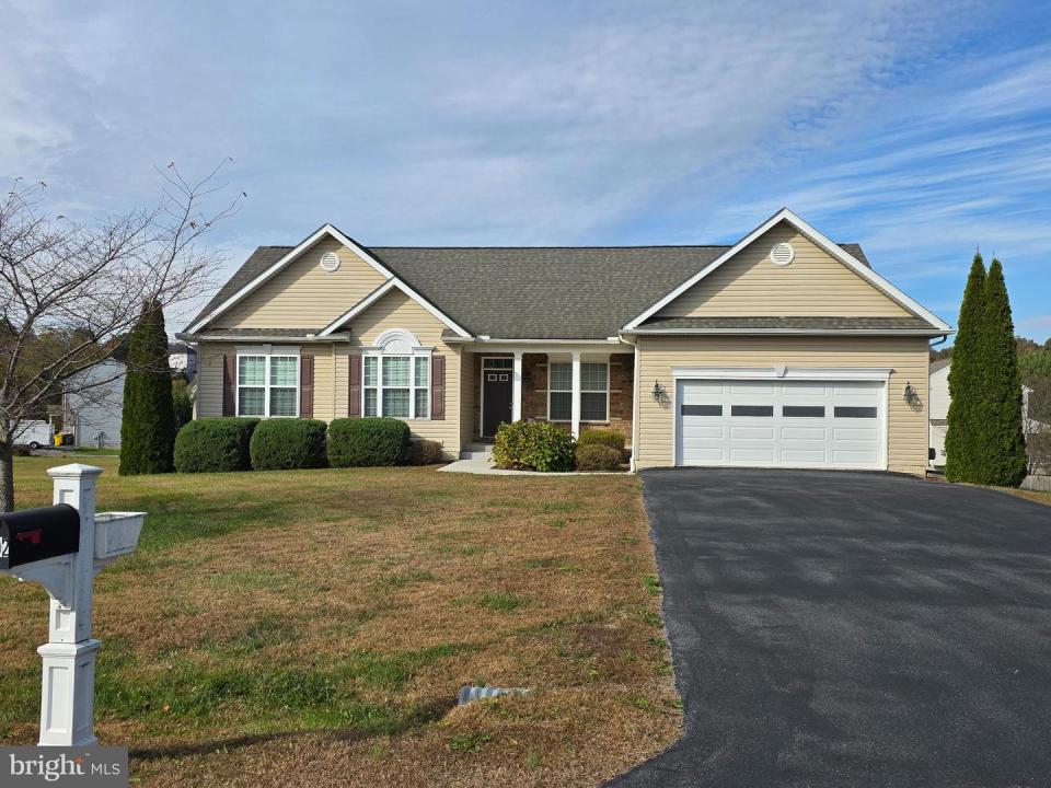 1202 Crushed Apple Drive, Martinsburg, West Virginia 25403, Stati Uniti