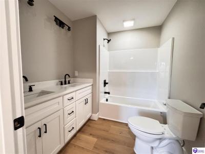 102 Popes Creek Drive, Campbellsville, Kentucky 42718, Estados Unidos