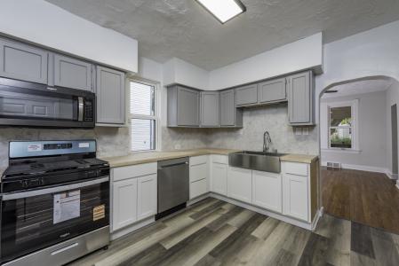 3020 Ezekiel Avenue, Zion, 일리노이 60099, 미국