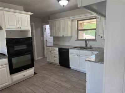 711 N Cleveland Avenue, Shawnee, Oklahoma 74801, USA