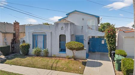 8463 S Halldale, Los Angeles, California 90047, USA