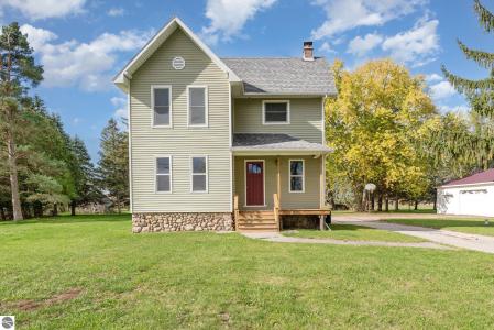 706 S Lincoln Avenue, Alma, Michigan 48801, USA
