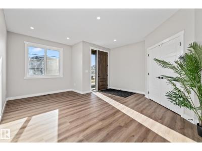 671 KING ST, Spruce Grove, 앨버타주 T7X 4P7, 캐나다