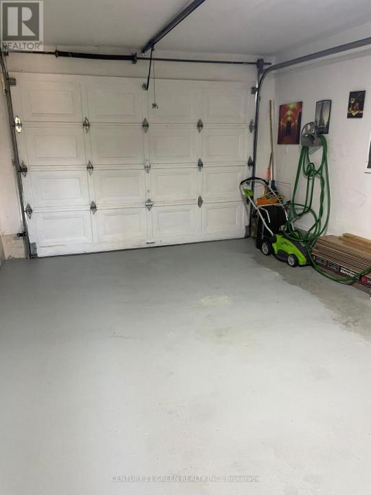 5020 EAST MILL ROAD, Mississauga (east Credit), Ontario L5V 1S5, Canada