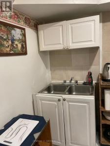 5020 EAST MILL ROAD, Mississauga (east Credit), Ontario L5V 1S5, Canada