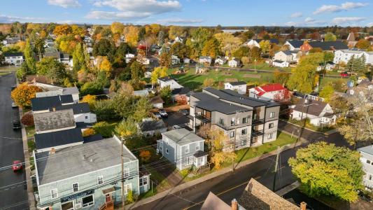 393 QUEEN STREET, Charlottetown, Wyspa Księcia Edwarda C1N 1X9, Kanada