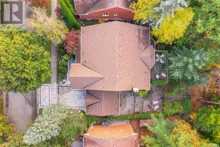 913 DUNCANNON DRIVE, Pickering (liverpool), オンタリオ L1X 2M4, カナダ