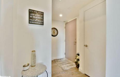 58 LAKESIDE TERRACE, Barrie, Ontario L4M 0L5, Canada