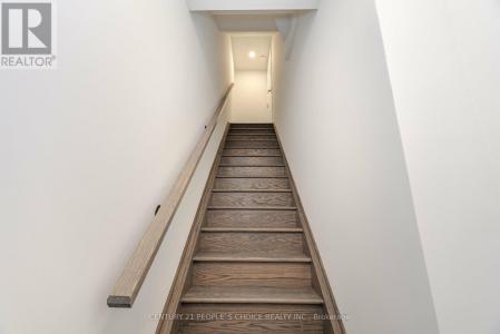 150 HONEYCRISP CRESCENT, Vaughan (concord), Ontario L4K 0N7, Canada