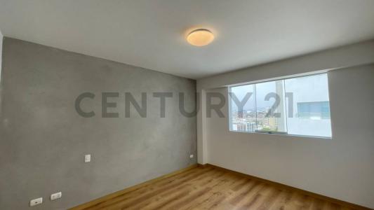 Paseo de la Republica DPTO 703 5717, Lima, Lima 00001, 페루