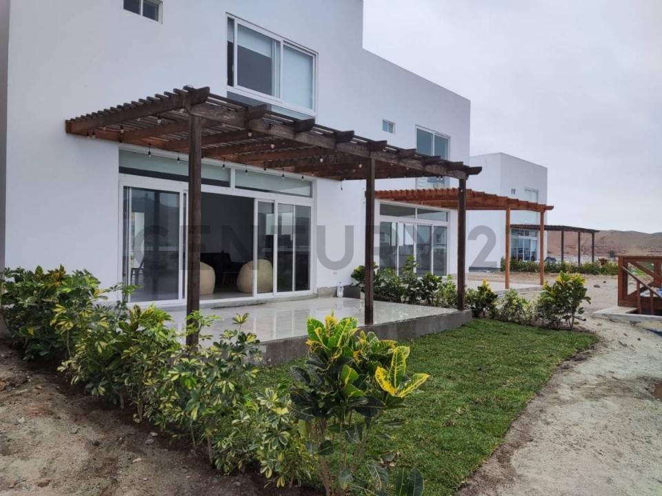 MZ I LT14 HAB.URB. LAGUNA BEACH , Cañete, Lima 00001, Peru