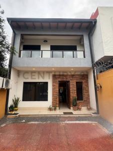 Cerro Lambare 243 casi Juana de Lara 243, Lambaré, Central 00001, Paraguay