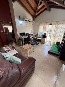 Costa Rica y Pai Perez , Pettirossi, Asunción 00001, Paraguai