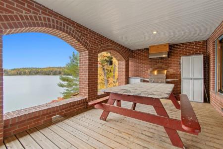 27 Ch. de la Frontière, Sainte-Thérèse-de-la-Gatineau, Quebec J0X 2X0, Canadá