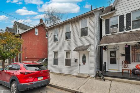 427 Pawnee Street, Bethlehem City, Pennsylvania 18015, USA