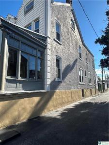 1042 W. Allen Street, Allentown, Pennsylvania 18102, HOA KỲ
