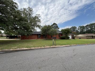 1201 Summit Dr., Magnolia, Arkansas 71753, USA