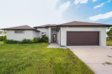 2458 NW 9th Terrace, Cape Coral, Florida 33993, USA
