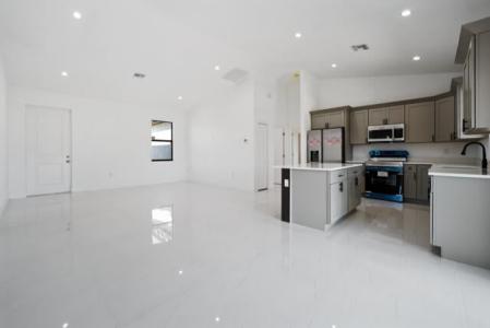 2458 NW 9th Terrace, Cape Coral, Florida 33993