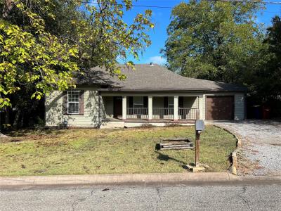 1311 E. Odneal, Sherman, Texas 75090, USA