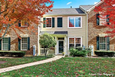 327 S Litchfield Drive , 327, Round Lake, Illinois 60073, USA