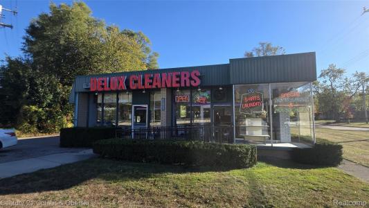 32065 Grand River Avenue, Farmington, Michigan 48336, États-Unis