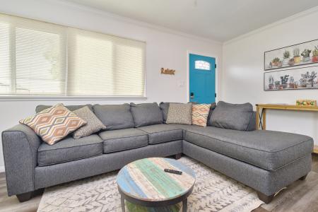 1516 W Stoneridge Ct, Онтарио, Калифорния 91762, Соединенные Штаты