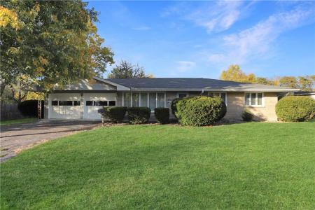 405 Cedar Drive, Charleston, Illinois 61920, Estados Unidos