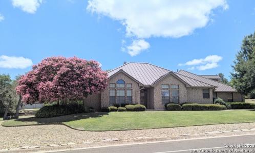 100 Braeburn Cir, Kerrville, Texas 78028, USA