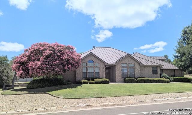 100 Braeburn Cir, Kerrville, Texas 78028