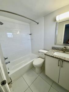 1720 Cleveland St # 202E, Hollywood, 佛羅里達州 33020, 美國