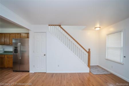 23060 Berdeno Avenue, HazelPark, Michigan 48030, Stati Uniti